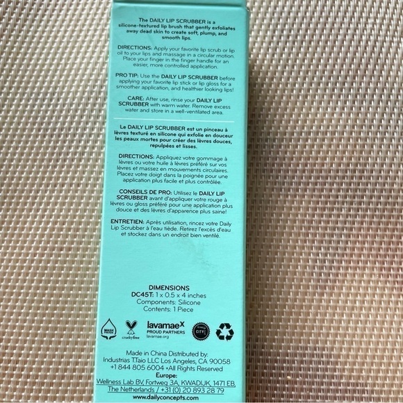 Daily CONCEPT DAILY LIP SCRUBBER IN TEAL - Picture 5 of 6